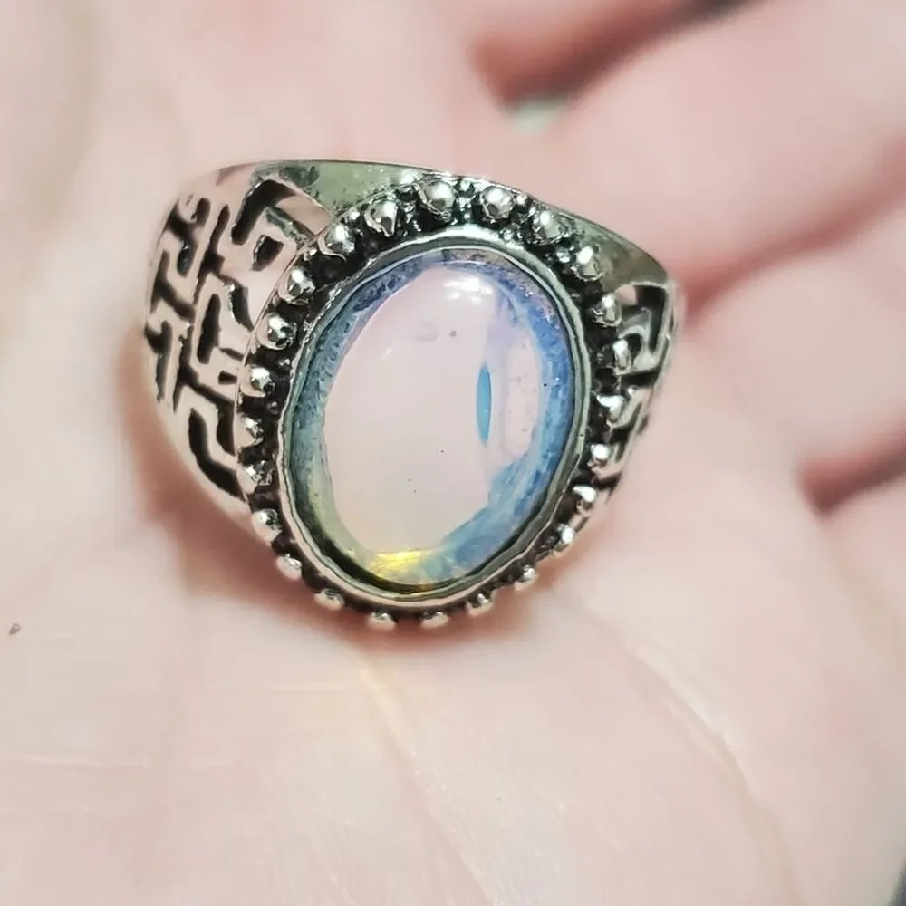 Silver tone ring with iridescent looking stone Size 10.75 - Picture 7 of 8